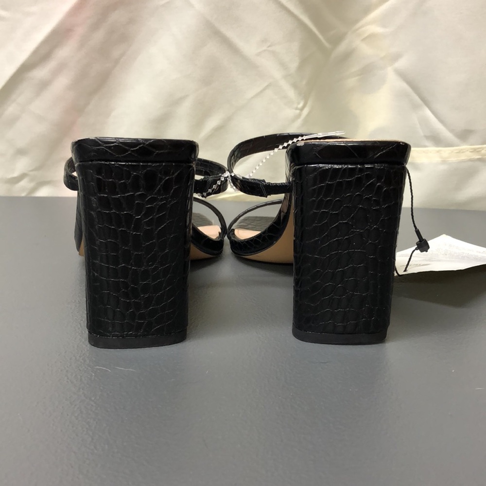 23. The Drop | Black Snake Skin Block Heels (Mismatched Sizes) - Picture 5 of 10